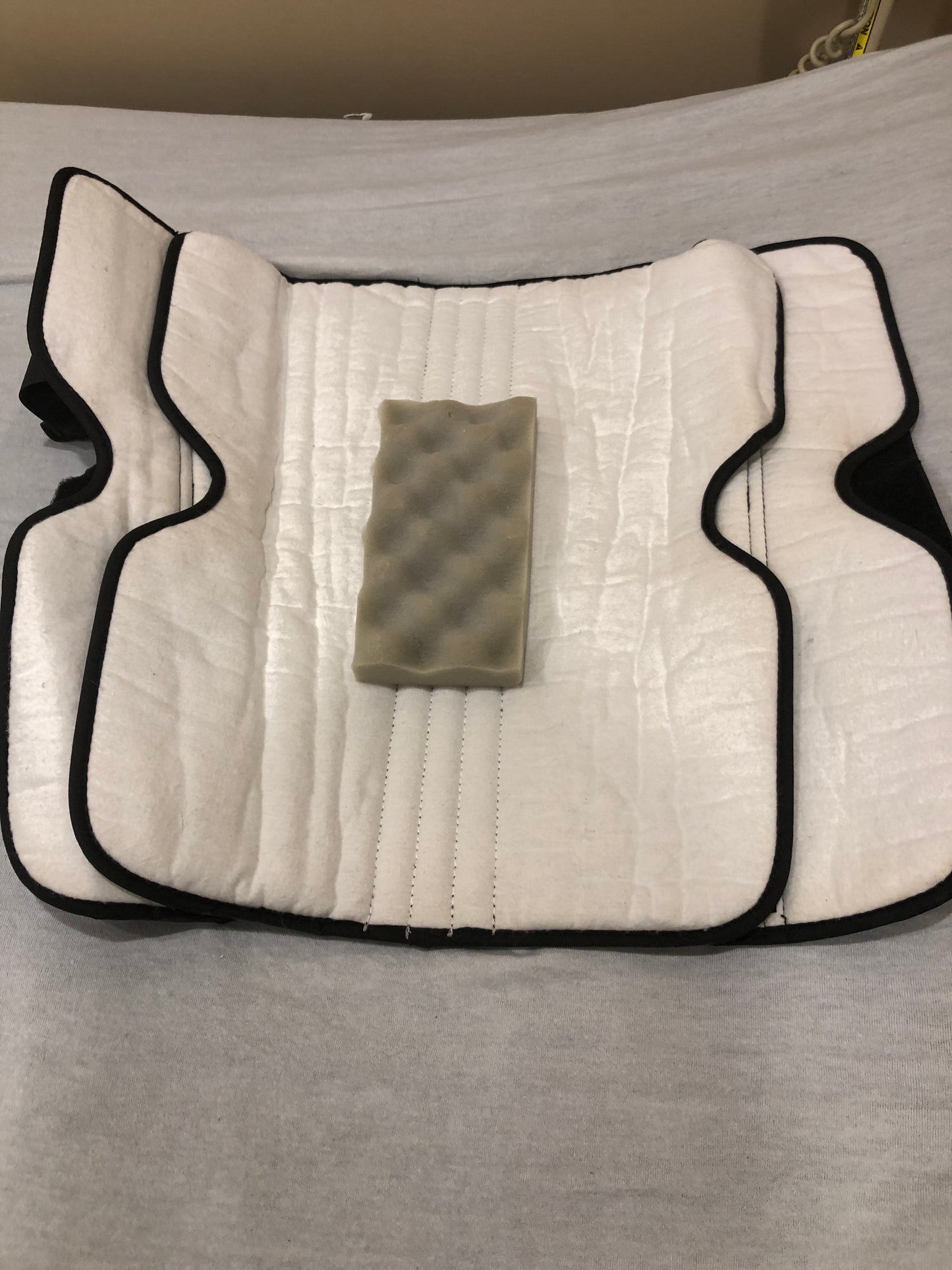 Ceinture orthopédique lombaire avec coussin amovible