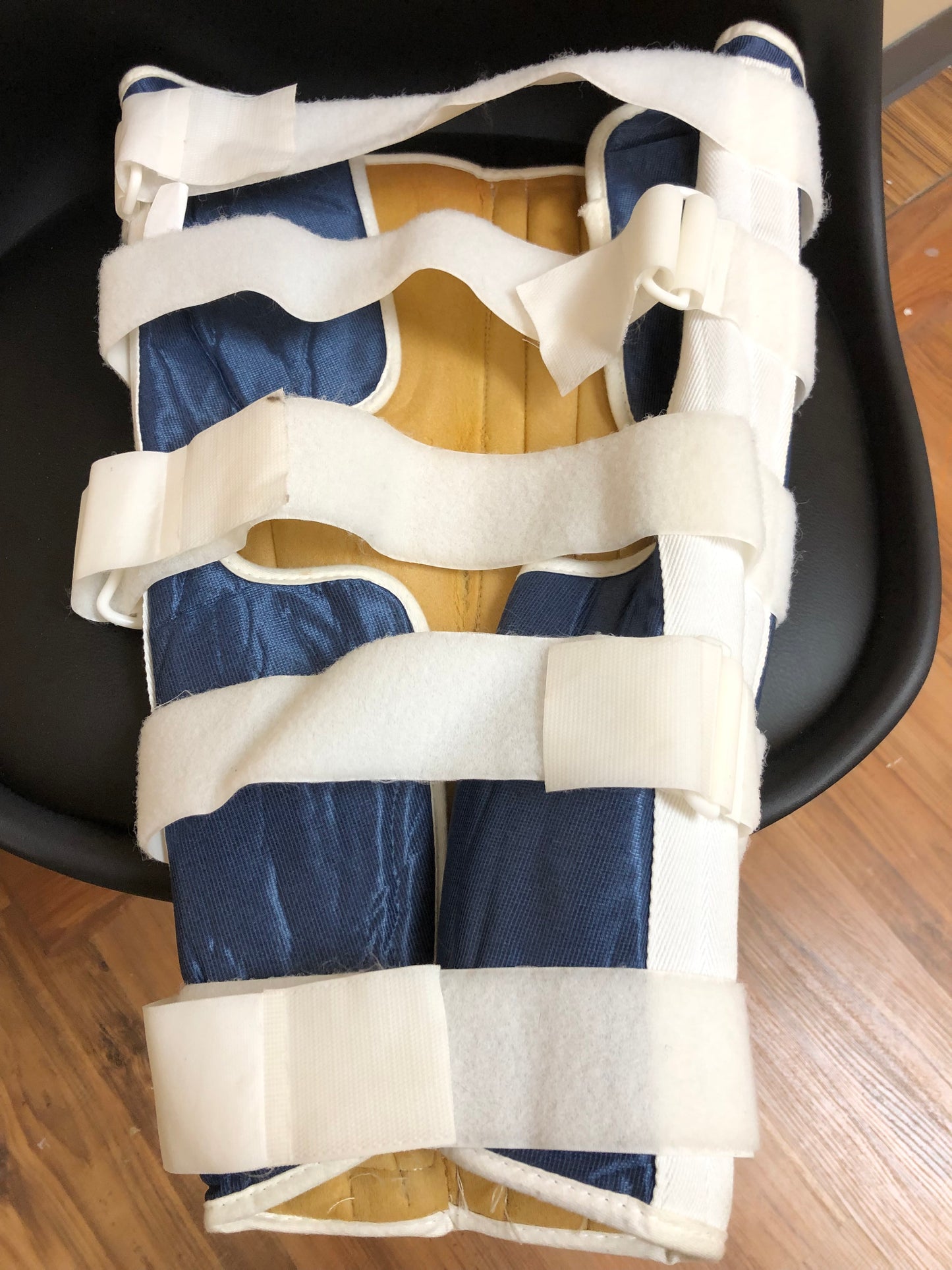 Immobilisateur de genou long – Attelle rigide de stabilisation
