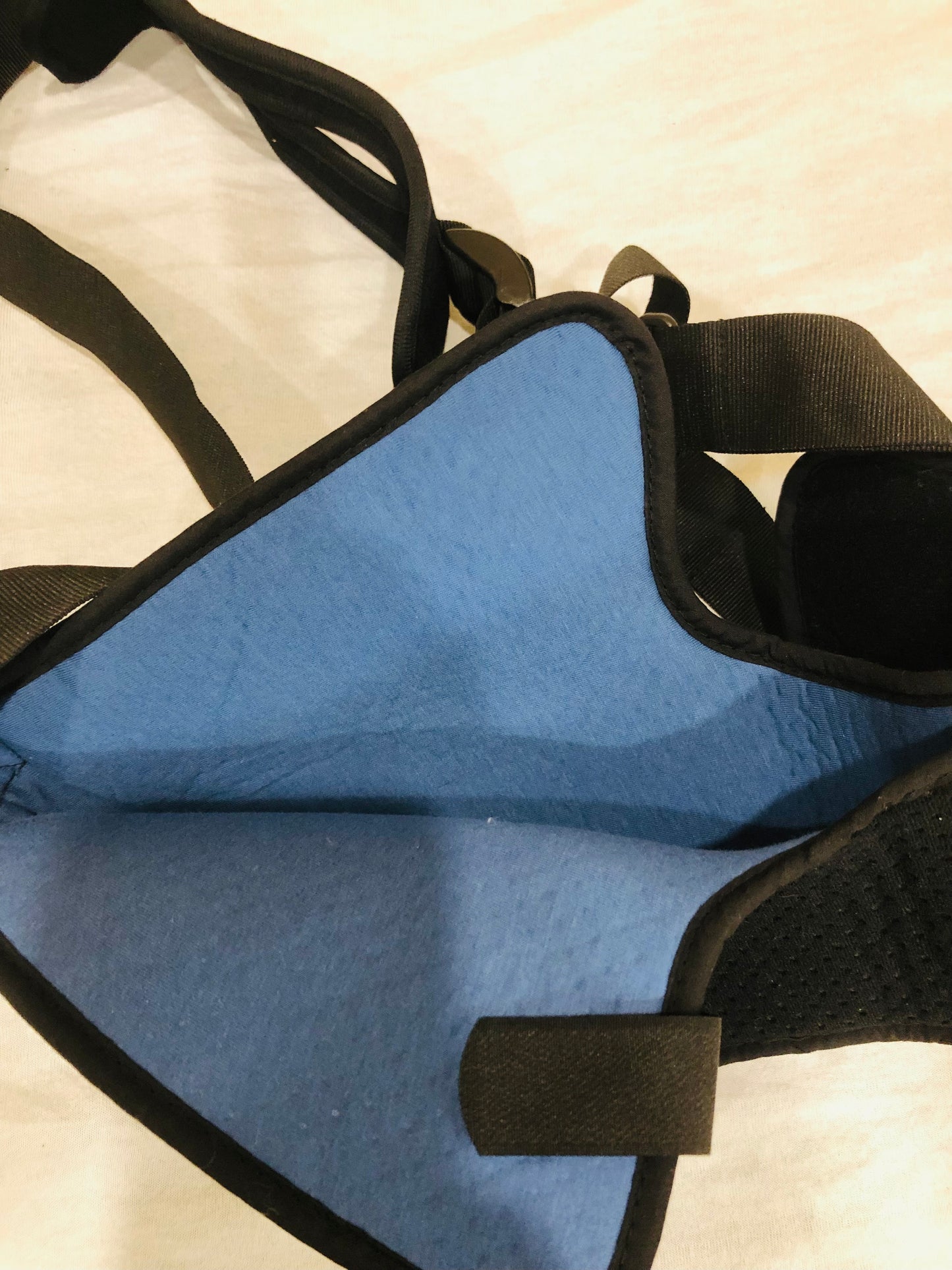 Écharpe d’immobilisation noire – Taille M – CozyHealth