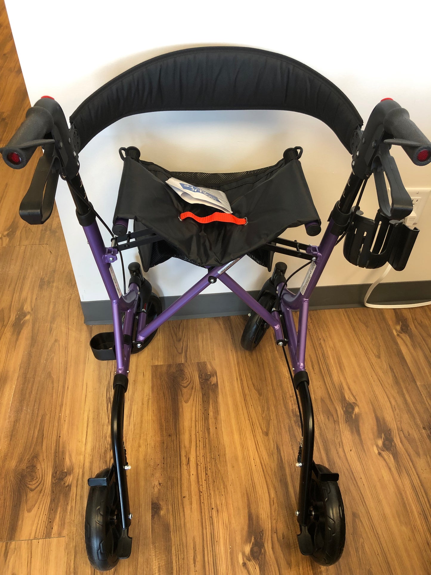 Déambulateur pliable WALK MATE 4 roues avec siège et sac violet