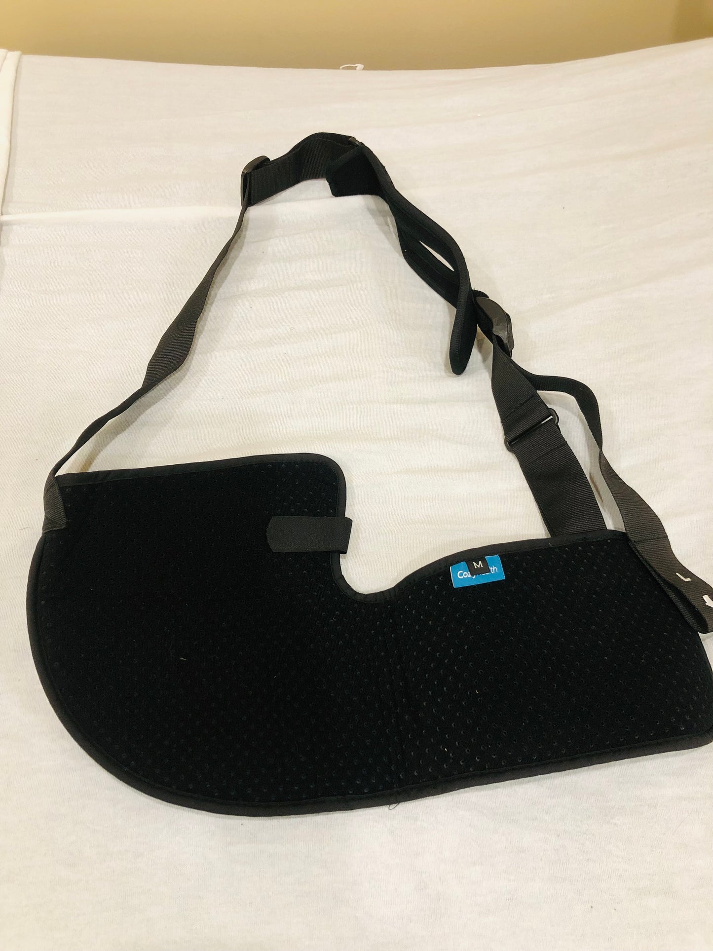 Écharpe d’immobilisation noire – Taille M – CozyHealth