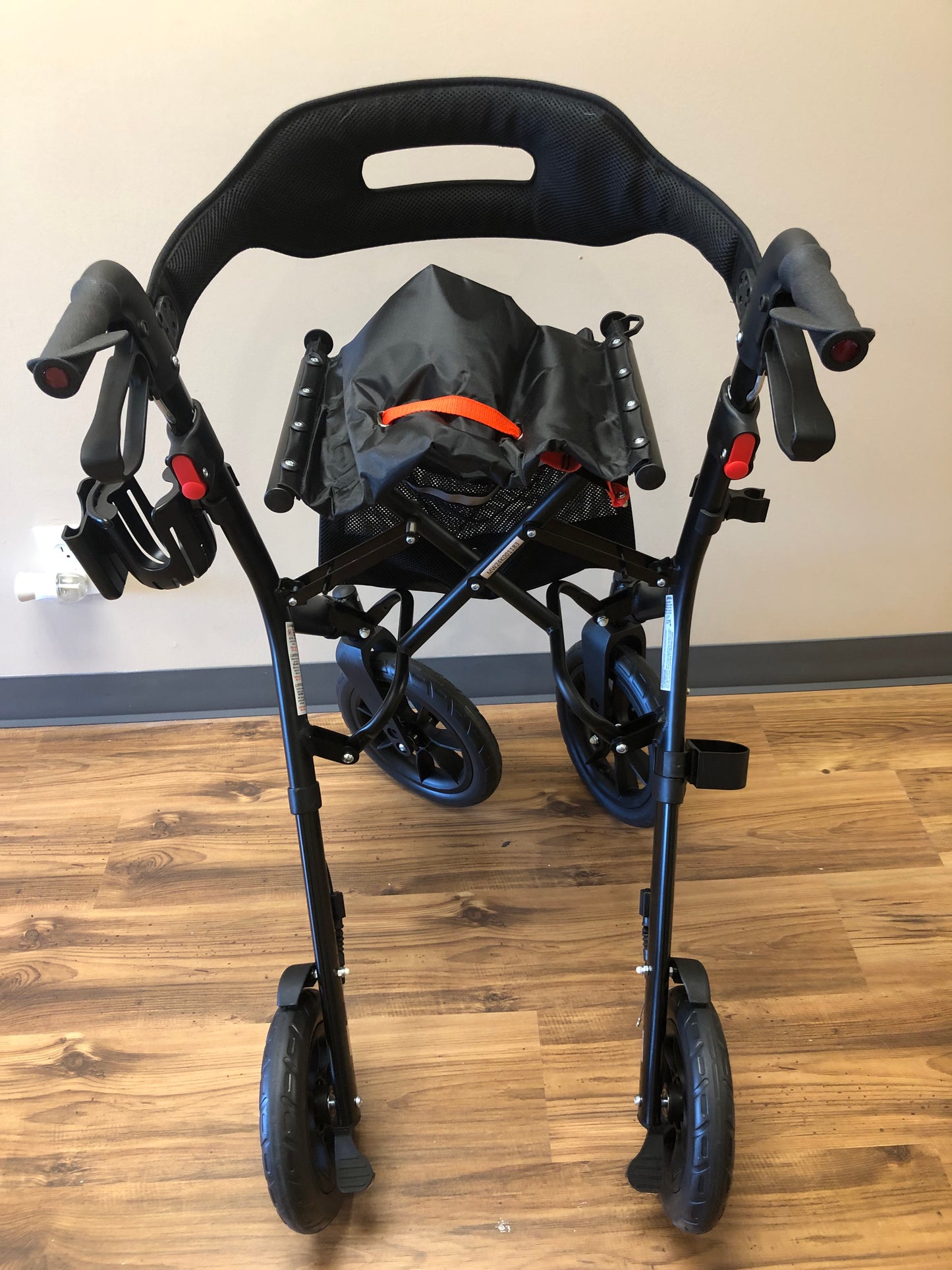 Déambulateur pliable MAX Walk avec siège et freins