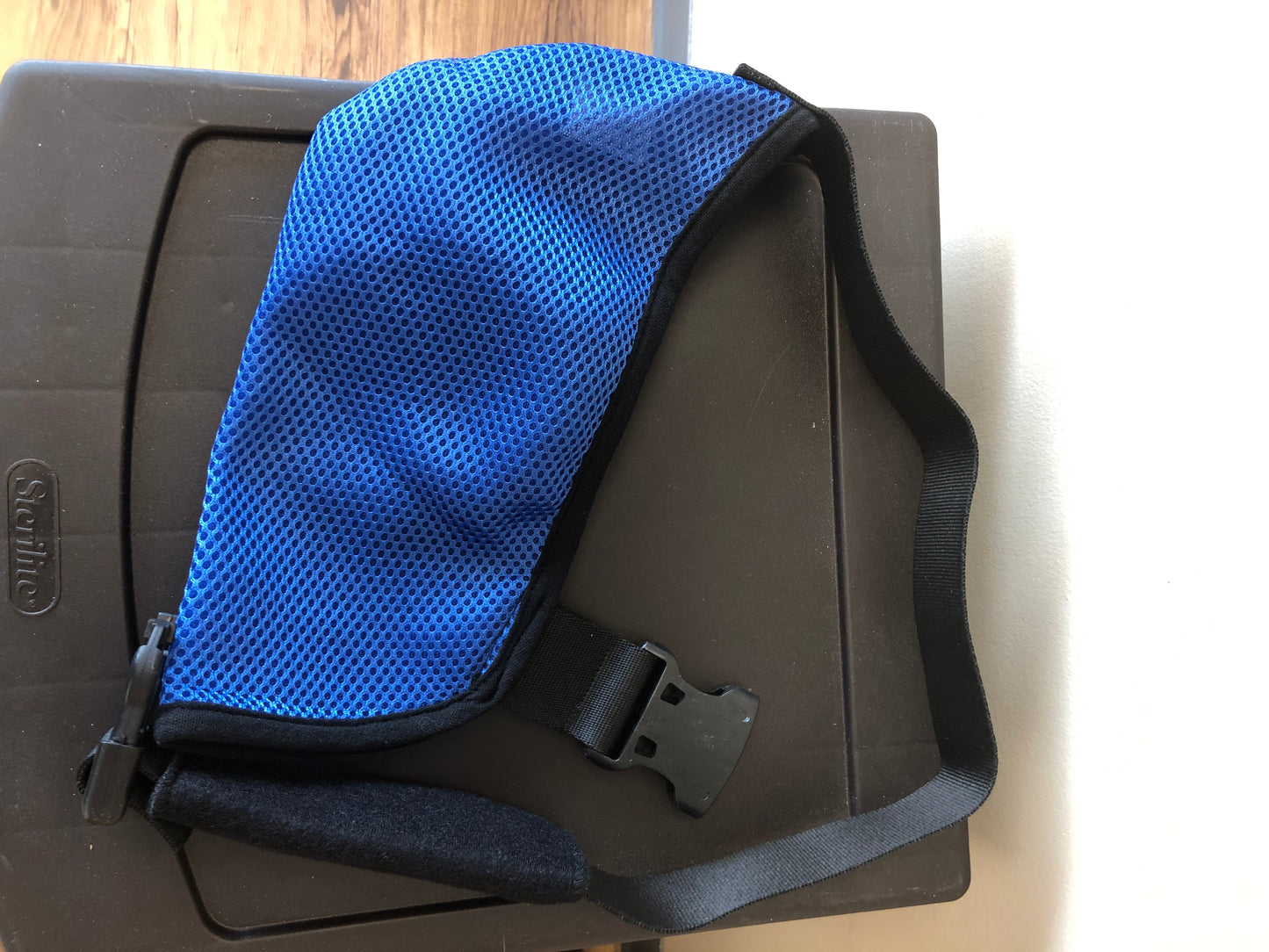Écharpe de soutien bleu respirant – taille universelle