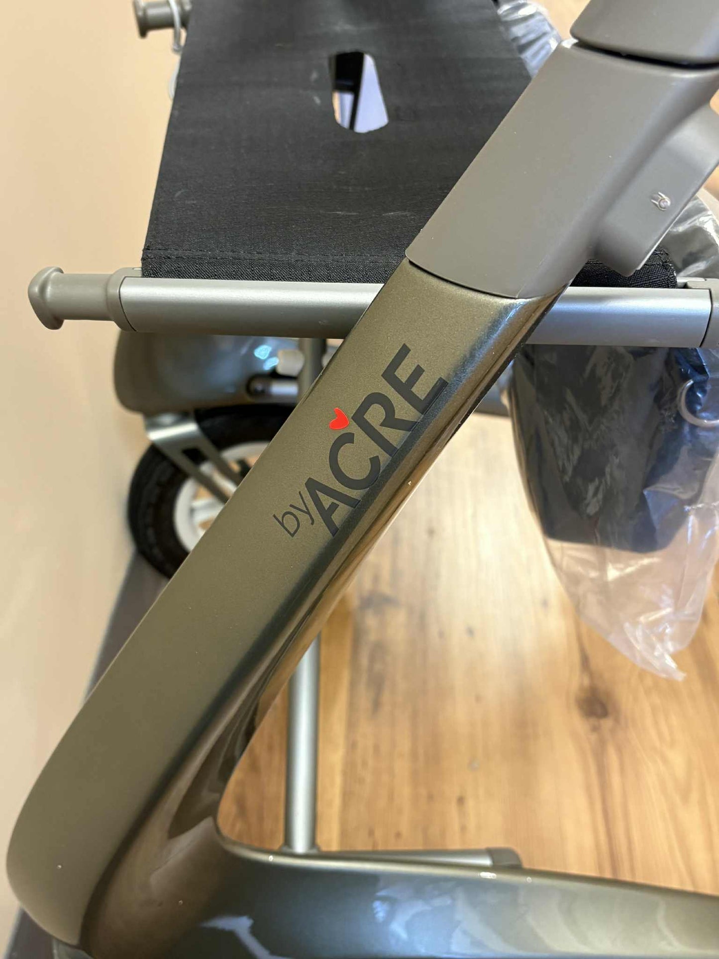 Marchettes 4 roues haut de gamme avec châssis en fibre de carbone