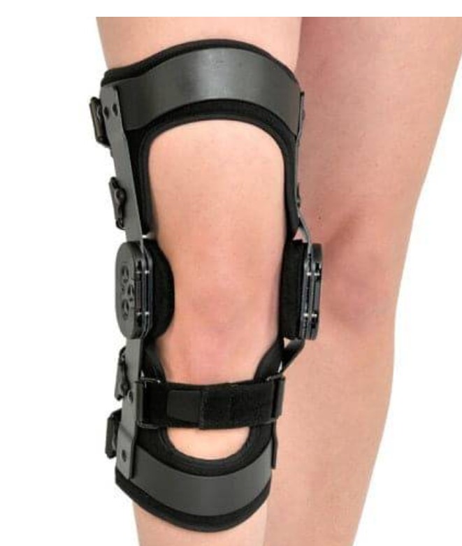 Genouillère fonctionnelle rigide — ligaments croisés, amplitude réglable