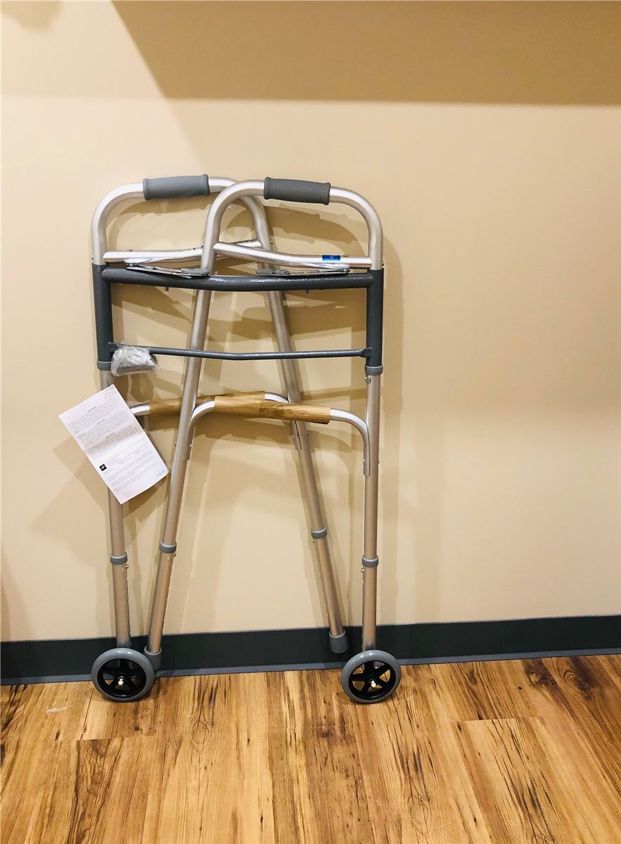 Déambulateur pliable à deux boutons en aluminium — roues 12,7 cm et poignées rembourrées