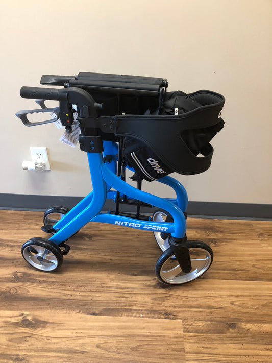 Location 
Déambulateur pliable Drive™ bleu