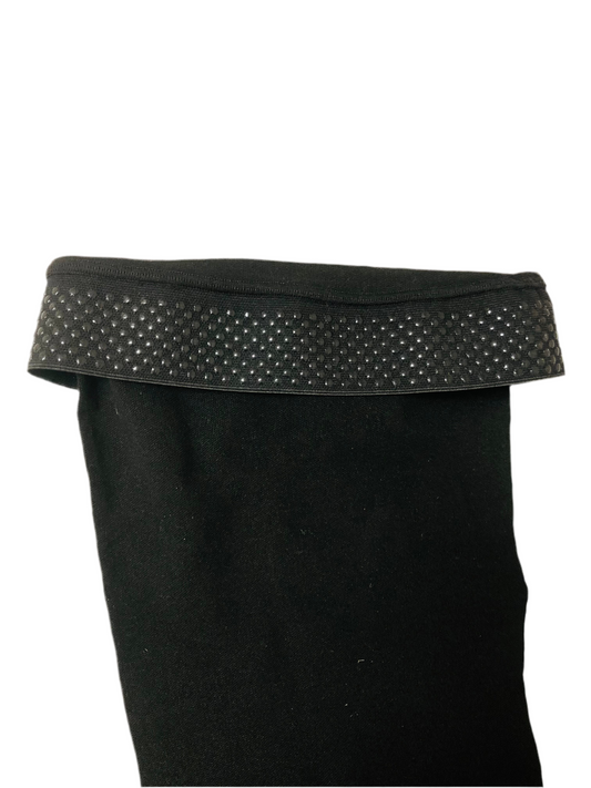 Genouillère de compression noire avec bande antidérapante en silicone