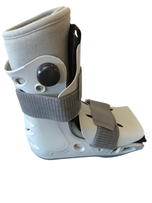 Botte orthopédique grise courte – modèle pneumatique ajustable